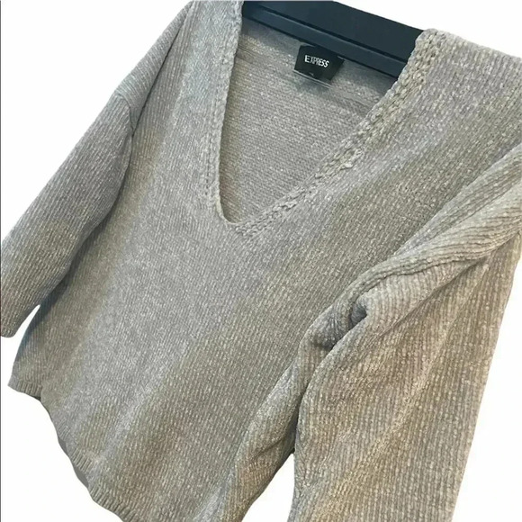 Express grey ribbed knit‎ v-neck sweater size XS - Picture 1 of 5